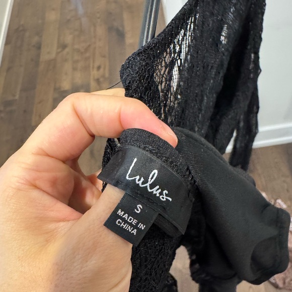 Lulus black lace bodysuit size small - Picture 3 of 3
